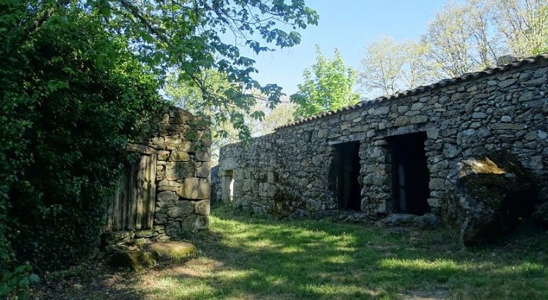 Sequeiros de Pena Folenche, Spain
